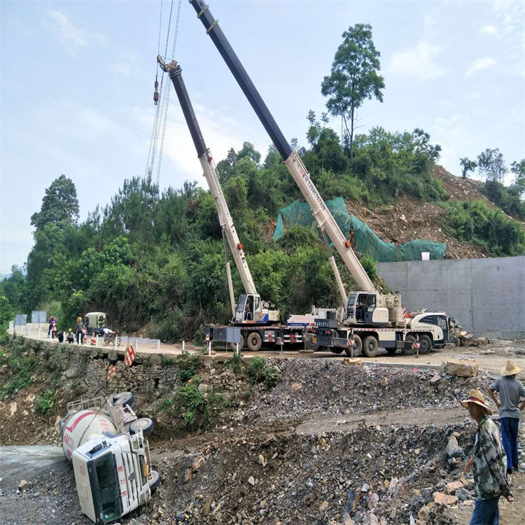 牙叉镇汽车掉沟里叫吊车救援要多少钱