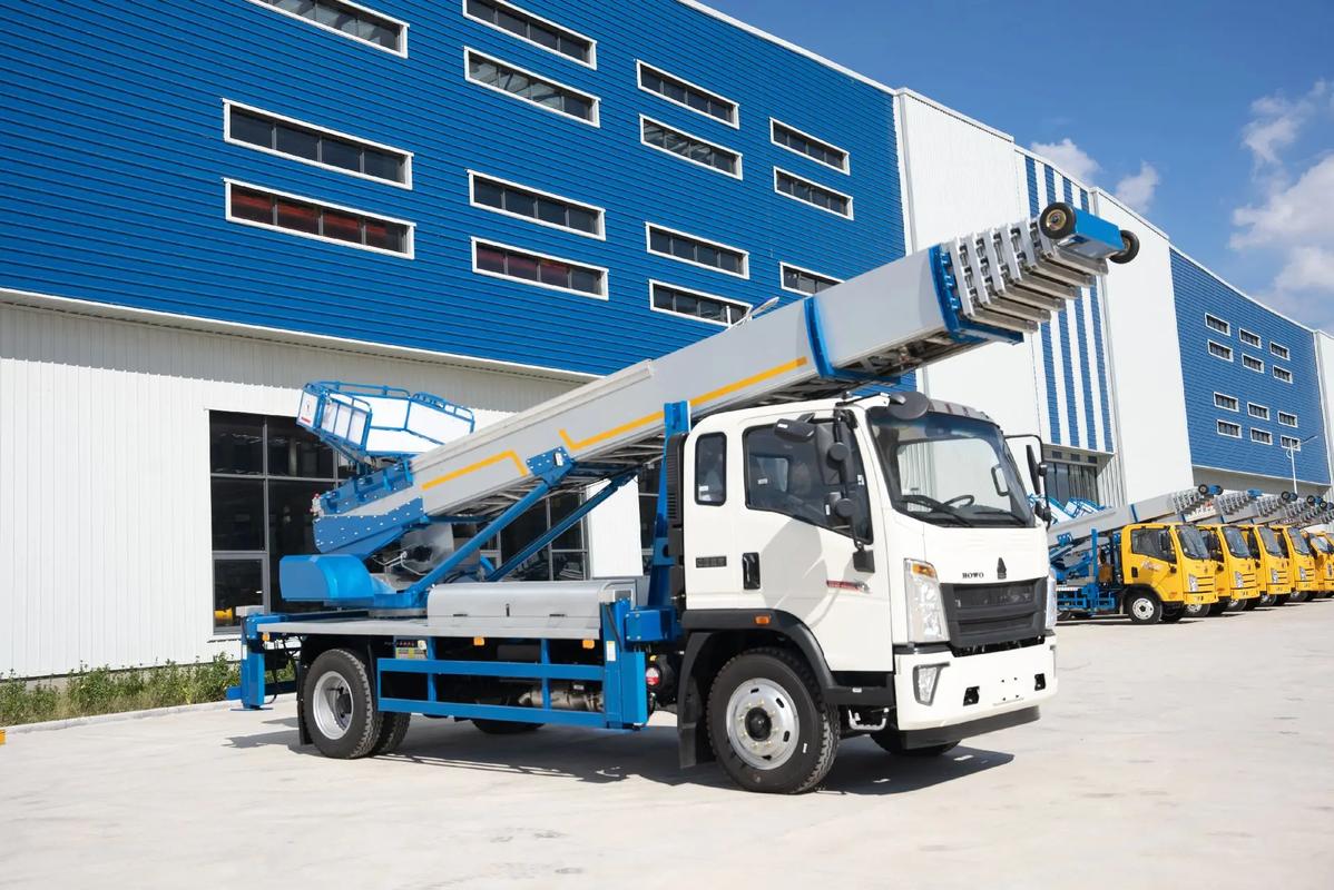 牙叉镇出租云梯车高空作业车 建筑垃圾搬运