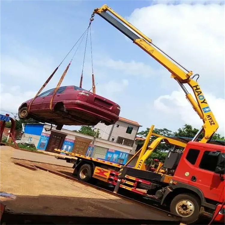 牙叉镇吊车吊汽车的正确方法